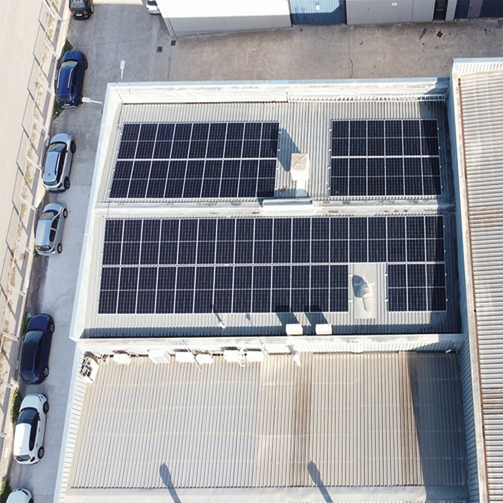 printcolorweb imprenta digital de libros bajo demanda destaca en su inicitativa de generar energía renovable mediante placas solares.